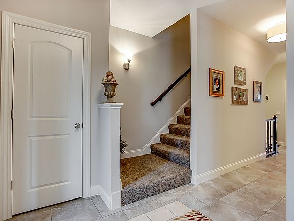 4th image of 1385 Bourdeaux Way