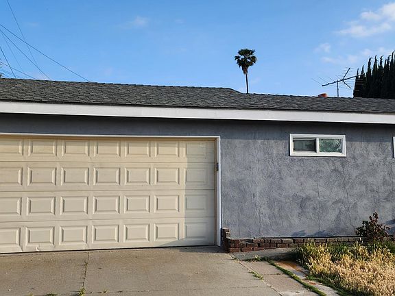 3rd image of 1332 Larmor Ave