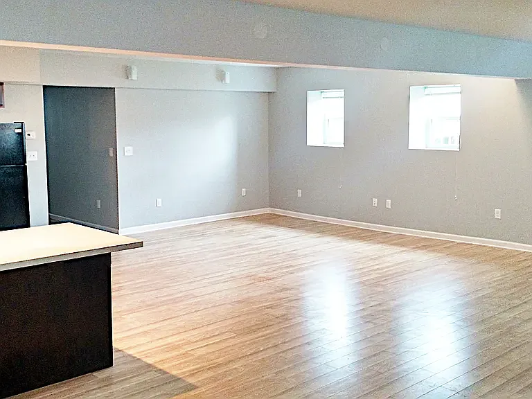 200 Washington Dr — Photo 2
