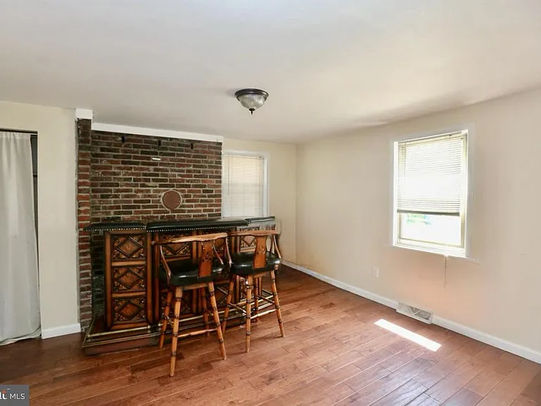 310 Ellis St — Photo 4
