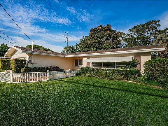 3rd image of 1049 Victor Herbert Dr