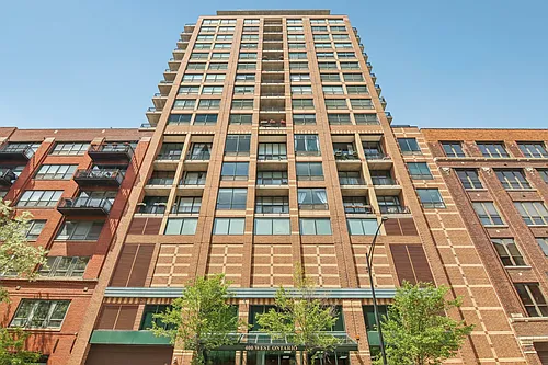 400 W Ontario St Photo 1
