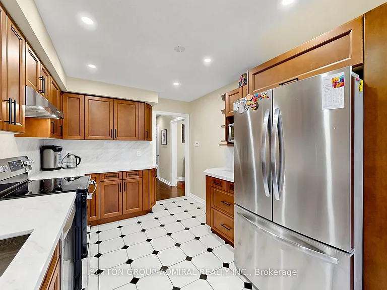 119 Mountbatten Rd — Photo 14