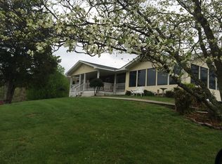 134 Old Pinecrest Ln, Jacksboro, TN 37757