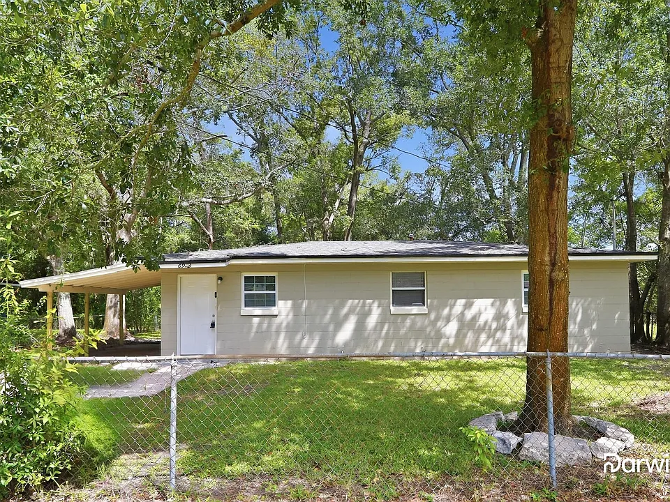 6923 Miss Muffet Ln N