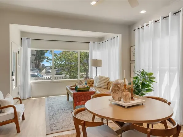 1123 E Ocean Blvd, Long Beach, CA