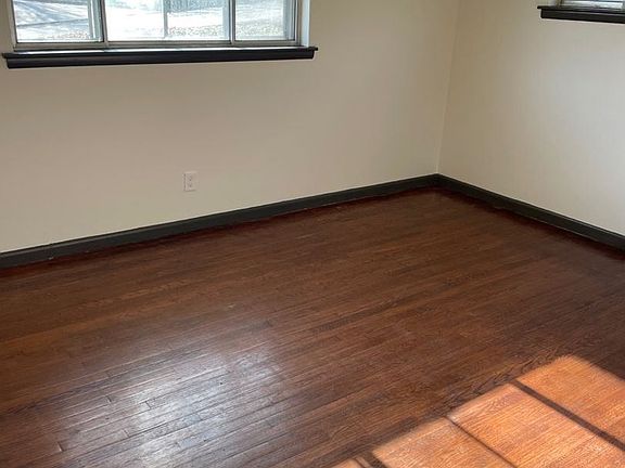 4th image of 807 Merrimac Cir
