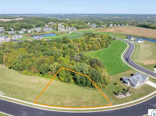 14 S Pointe Ct, Mankato, MN 56003