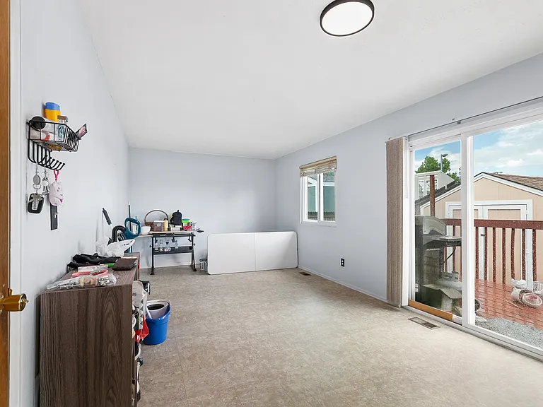 4850 Witches Hollow Ln — Photo 8