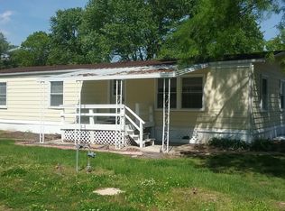 225 Arapaho Dr, Belleville, IL 62220