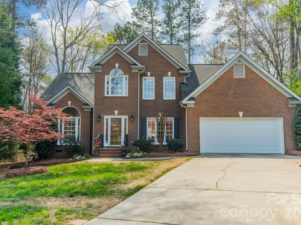 4504 Willow Croft Ct, Charlotte, NC 28226