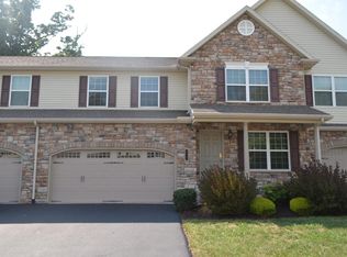 303 Pin Oak Ct, Mechanicsburg, PA 17050
