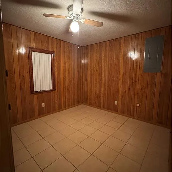 1005 Saltillo St — Photo 11
