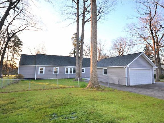 2nd image of 2809 Forestdale Dr