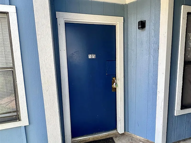 4322 Gillis St #105 — Photo 3