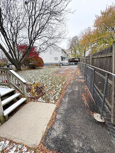 4th image of 750 Hamilton Street