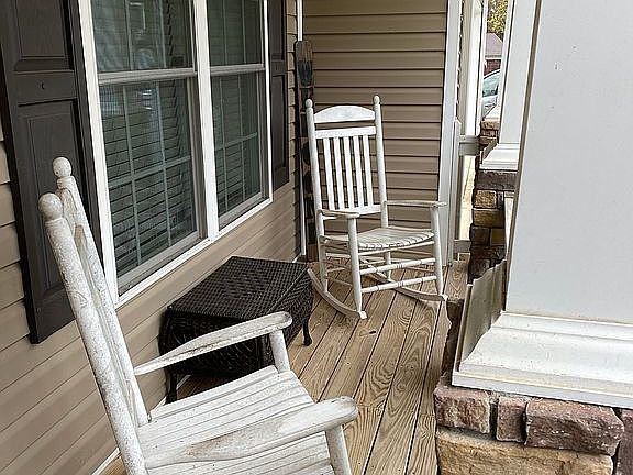 3rd image of 65 Woodrow Ln