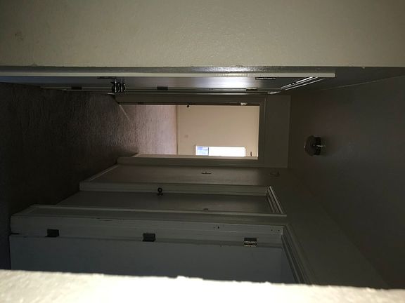 5th image of 1405 Chips APT B