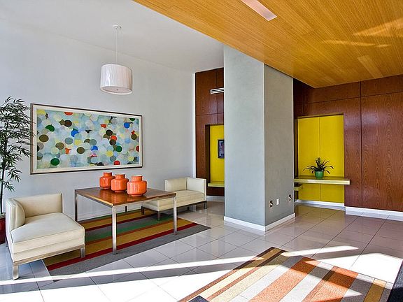 4th image of 300 S Australian Ave Unit 202