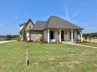 703 Caledonia Dr, Bossier City, LA 71111