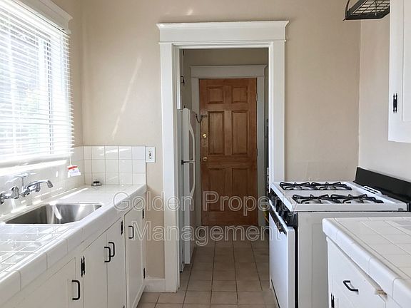 4th image of 3119 Juniper St