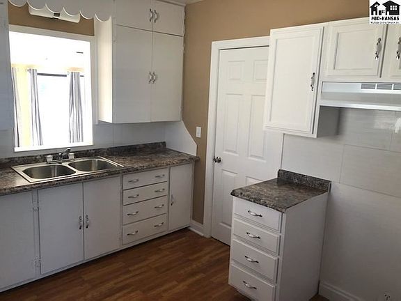 3rd image of 619-619 W 19th Ave
