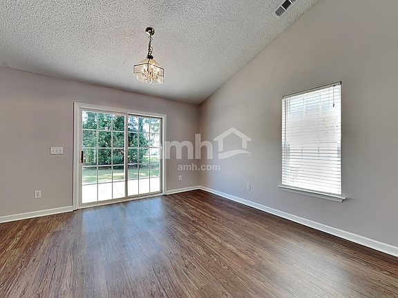 4th image of 38 Sandy Pointe Dr