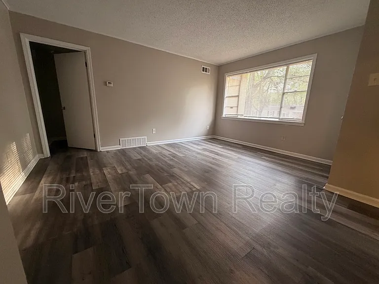 3535 Debby Dr — Photo 4