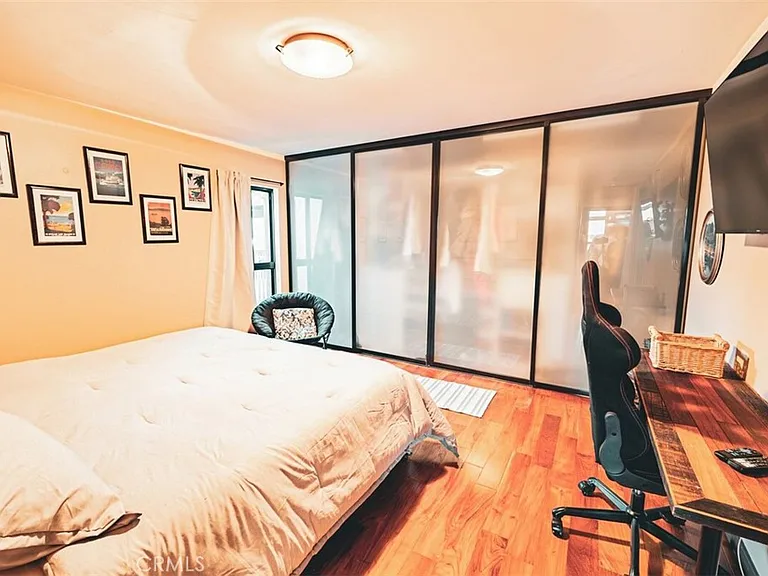 5327 Marina Pacifica Dr #KEY19 — Photo 22