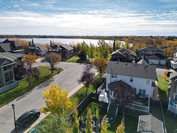 4th image of 9302 SW Lakeshore Ct