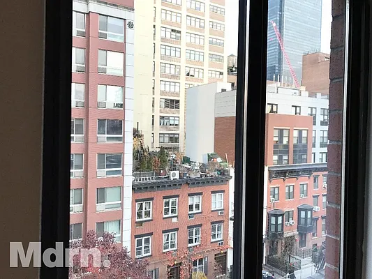 Rented by Mdrn Residential | media 23