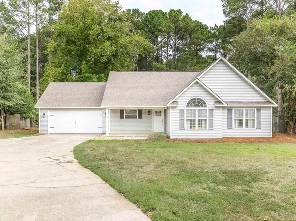 221 Muirfield Ln, Byron, GA 31008