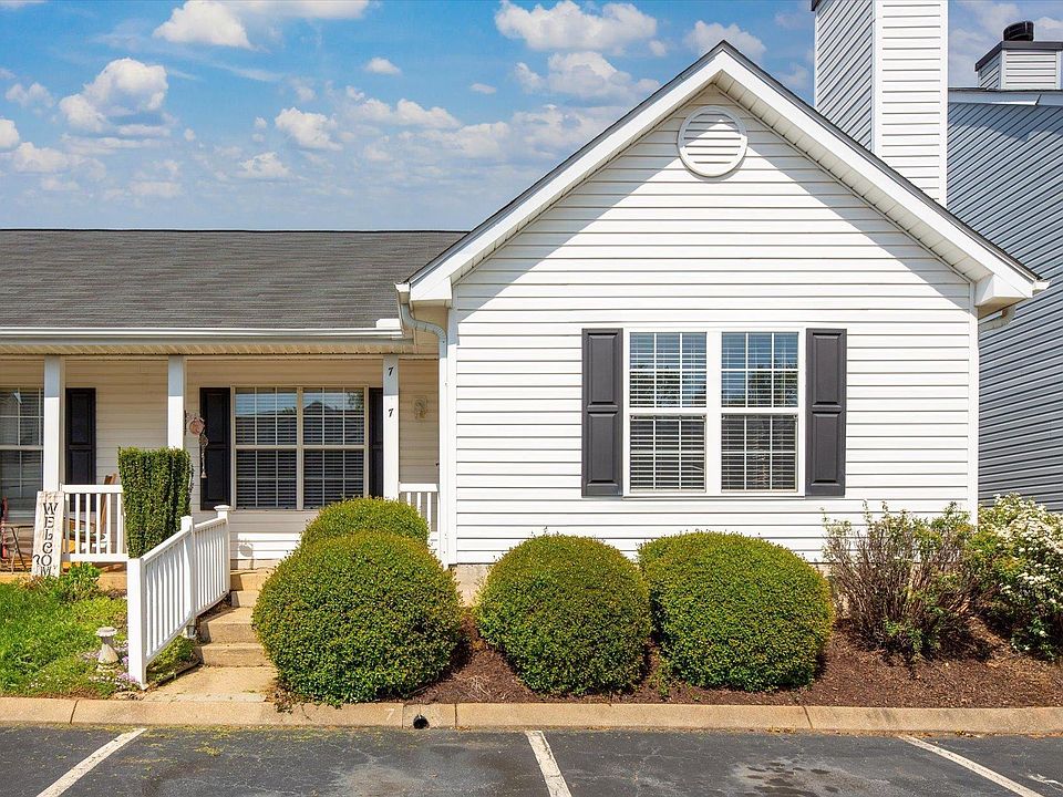 1st image of 7 Hammett Grove Ln