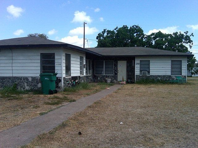 1st image of 1748-1750 W 6th St