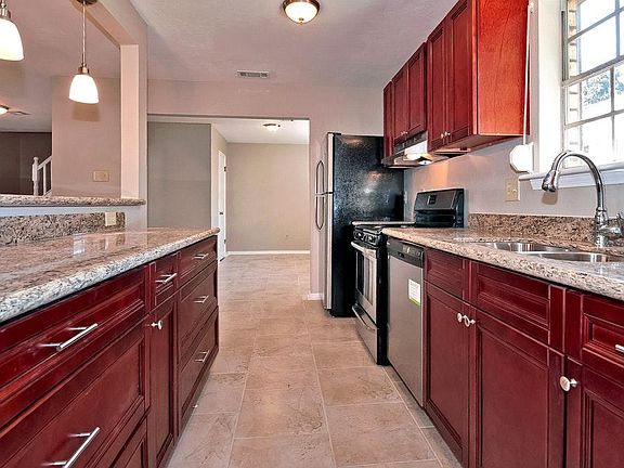 4th image of 3705 Derbigny St