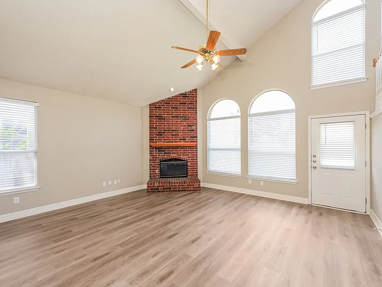 1225 Paul Dr — Photo 6
