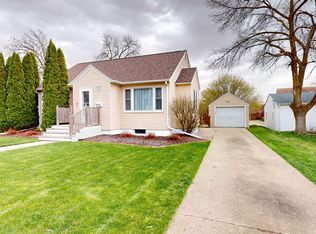 1404 W 6th St, Storm Lake, IA 50588