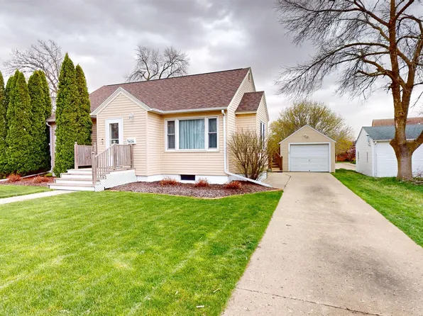 1404 W 6th St, Storm Lake, IA 50588