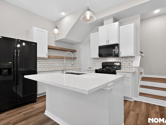 5th image of 208 Clark Meadows Ln