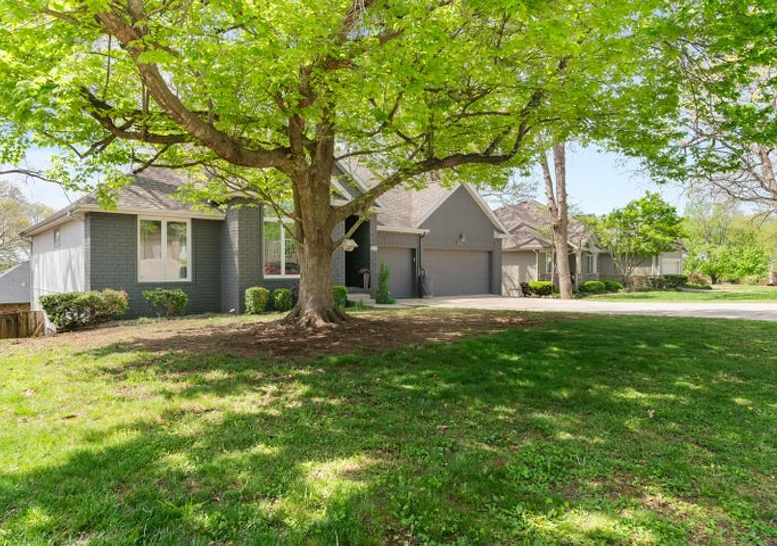 Executive rental in SW Springfield — Photo 4