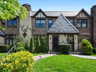 82-42 62nd Avenue, Flushing, NY, 11379