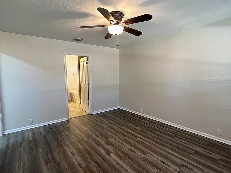 10909 Charreada Trl — Photo 22