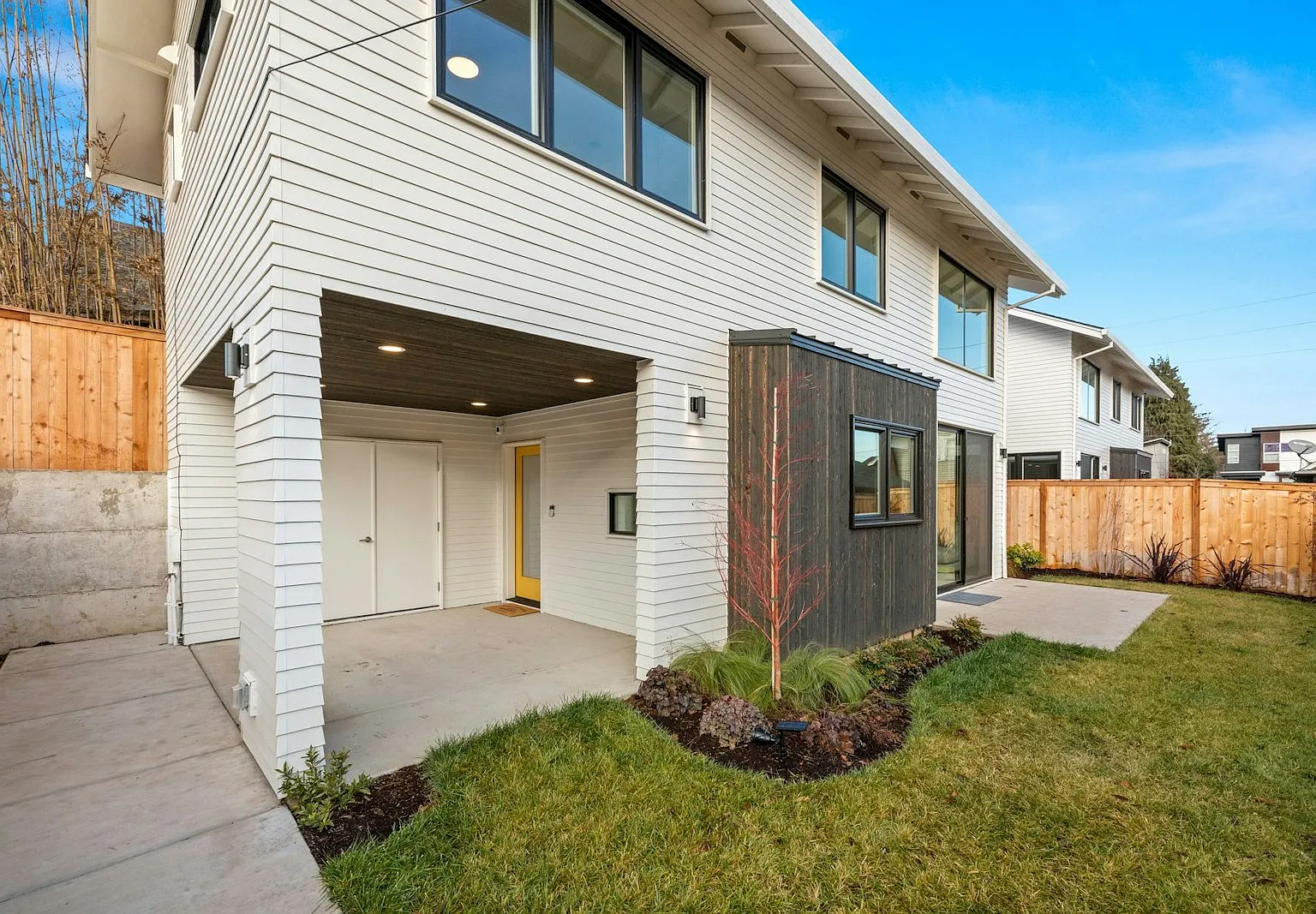 4809 North Kerby Avenue — Photo 3