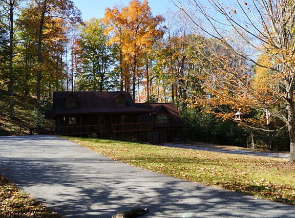 3rd image of 380 White Dogwood Ln