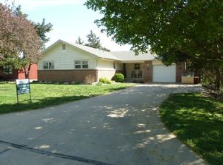 3425 Chimney Rock Rd, Manhattan, KS 66503