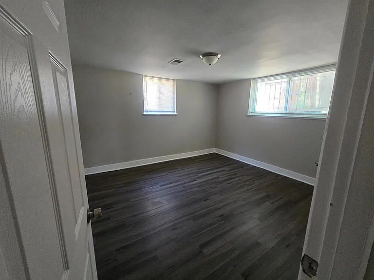 1643 Beeler St #B — Photo 4