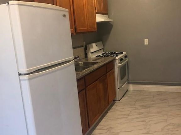 5th image of 249 S Harvard Blvd APT 302