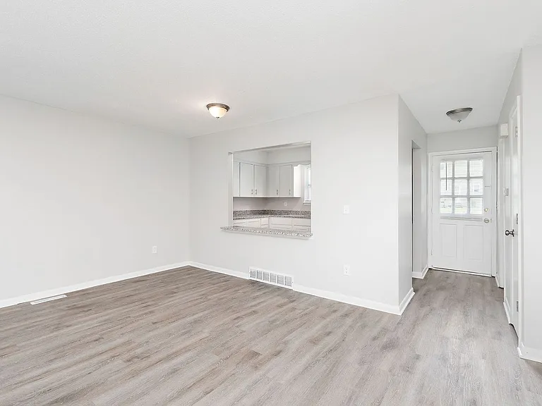 221 E Washington St #A — Photo 3