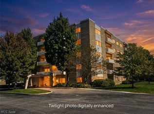 2089 Wooster Rd #43, Rocky River, OH 44116