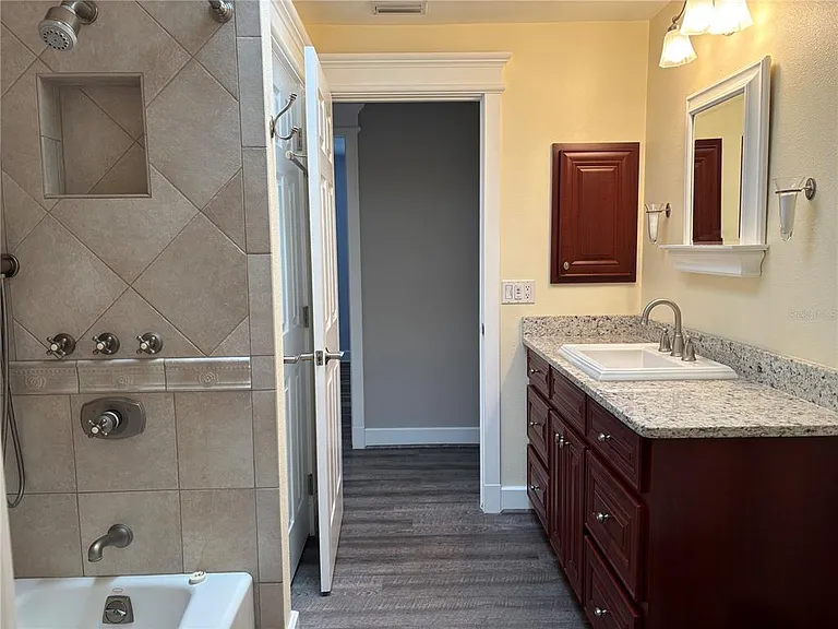 10123 Bay Ave — Photo 19